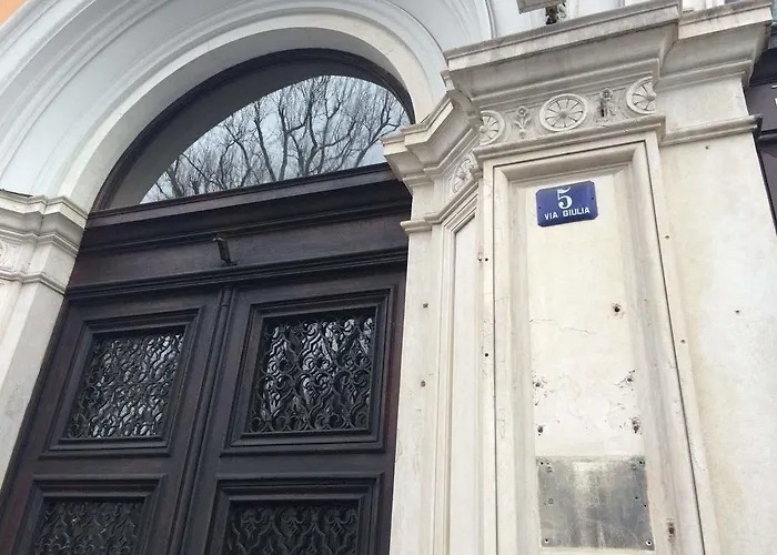 Bed & Breakfast House 5